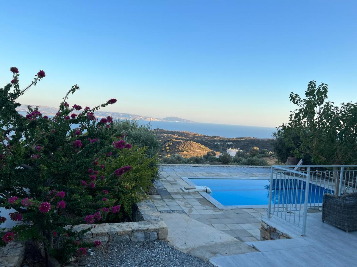 Evgoro Luxury Suites Agia Galini Exterior foto