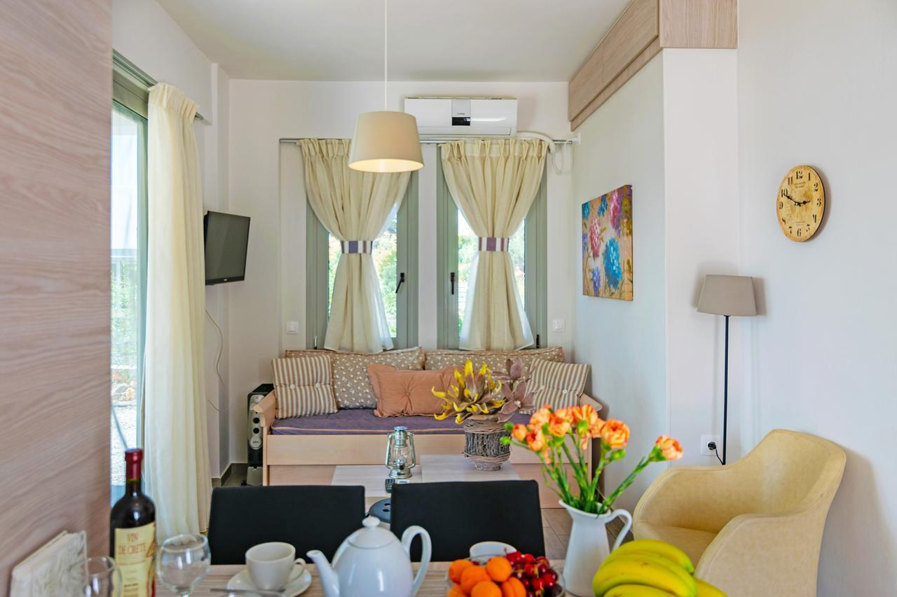 Evgoro Luxury Suites Agia Galini Exterior foto